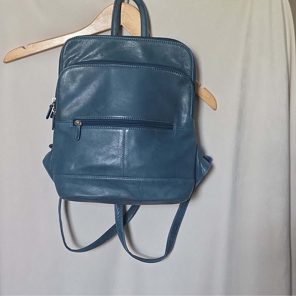ili New York Blue Gen Leather Backpack Zip- Lined Pockets Silver Hardware